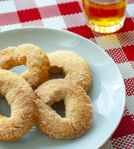 Red wine donut (Ciambelline al vino)