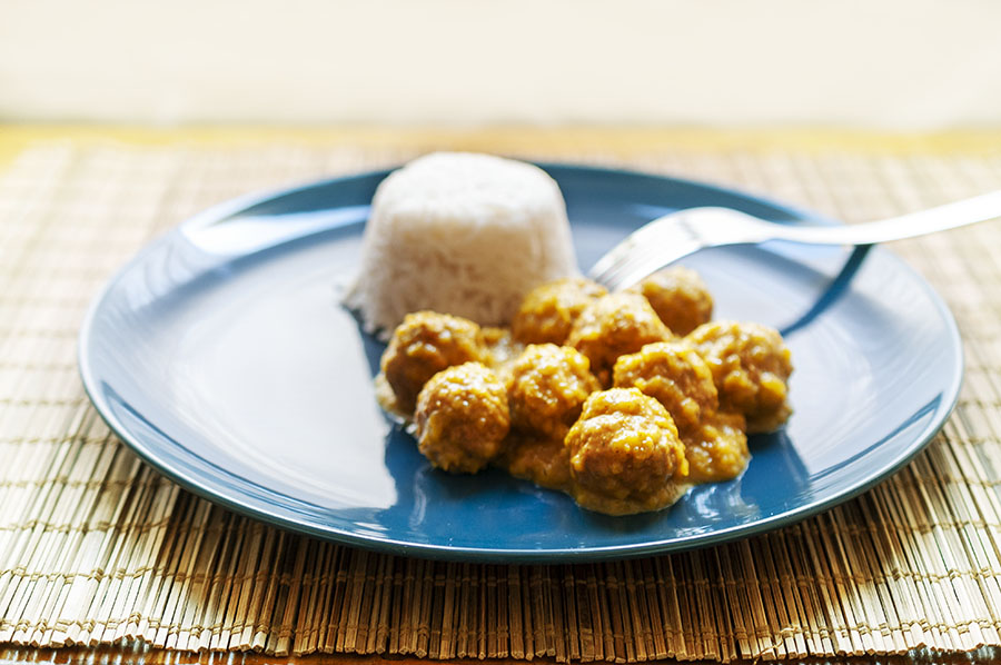 Mum’s meatballs with curry