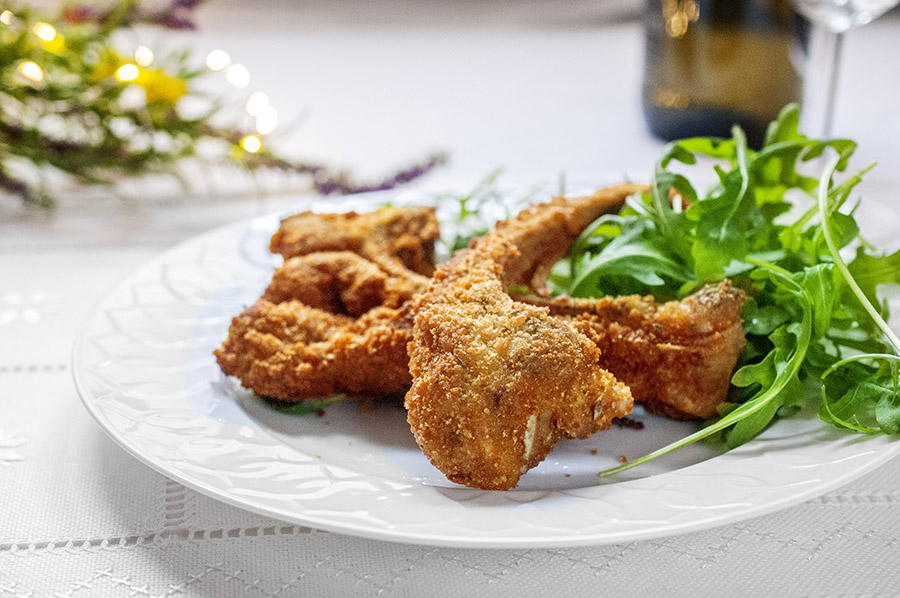 Roman-style lamb breaded fried ribs