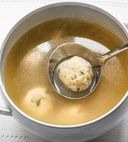 Granny Irene Knödel (Bread dumplings)