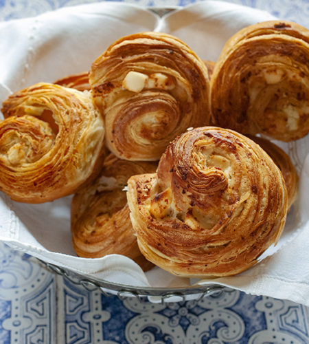 Brioche monoporzione sfogliata al formaggio