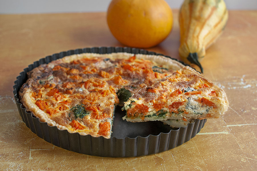 Quiche with pumpkin and gorgonzola cheese