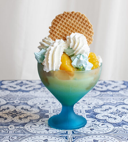 Midinette peach sundaes