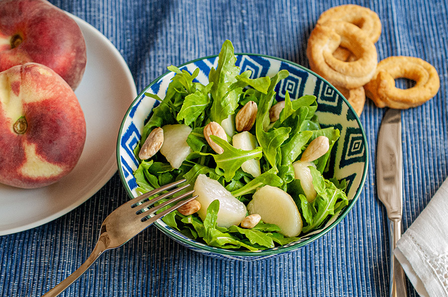 Salad with almonds and peach