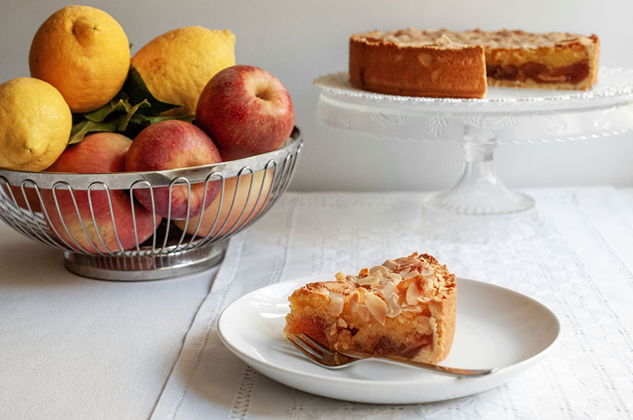 Crostata alle mele annurche, limoni e mandorle