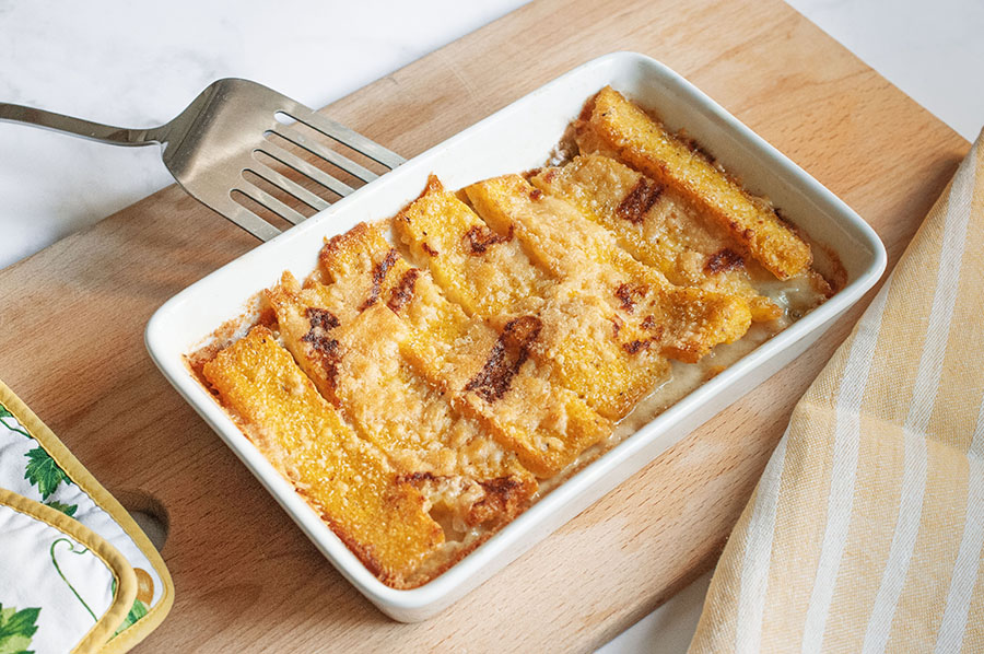 Baked polenta and cheese